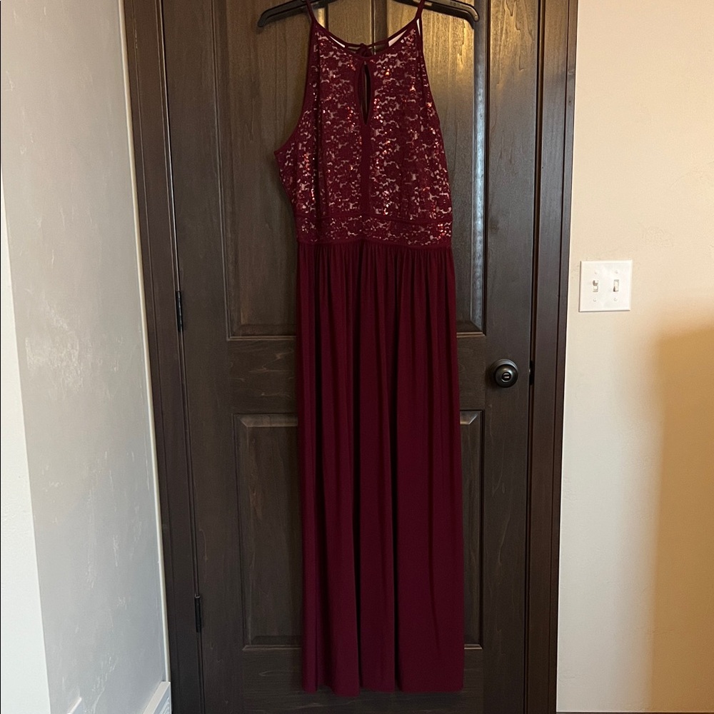 Elegant Burgundy Lace Maxi Dress